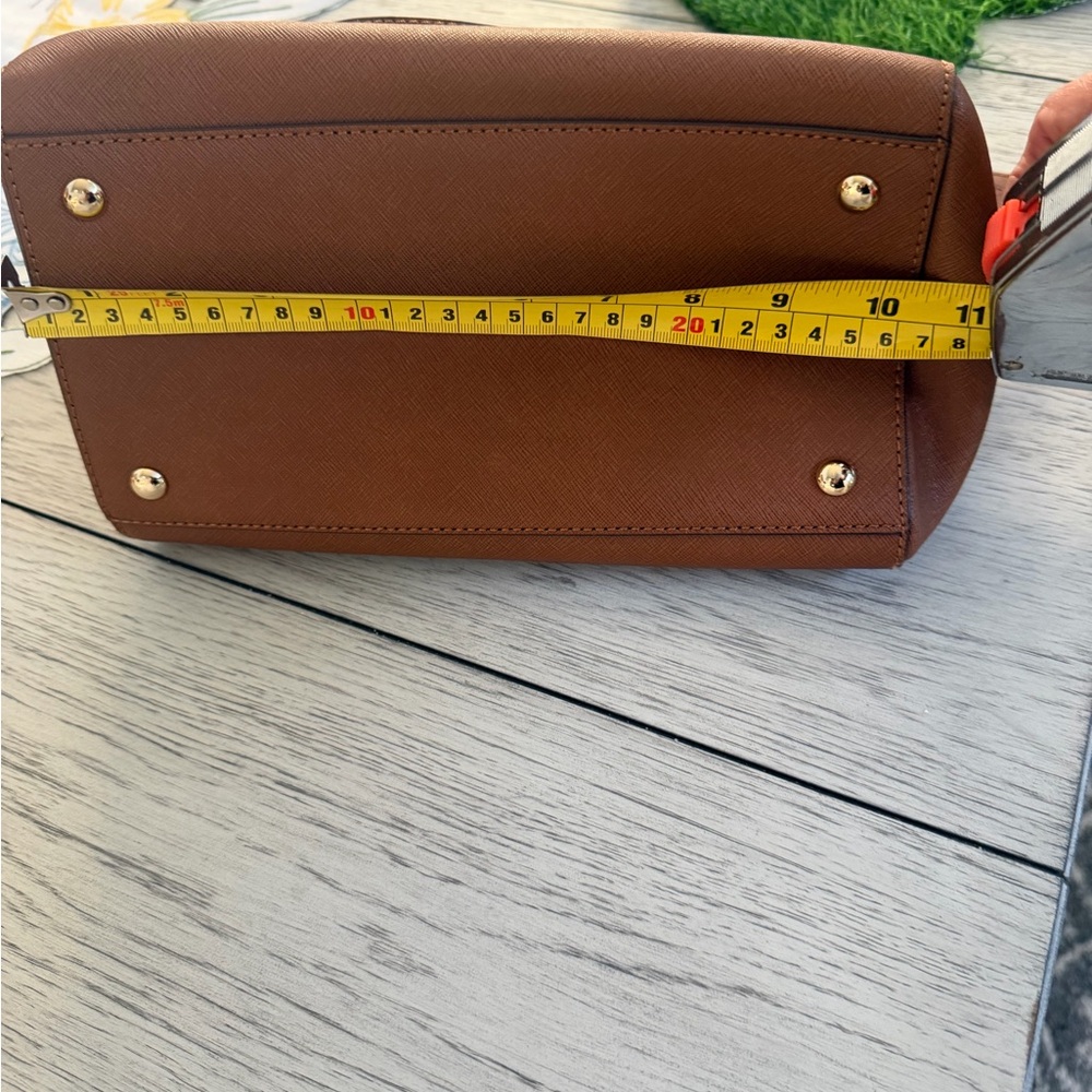 Michael Kors Brown/Tan Leather Purse with MK Charm - Picture 6 of 6